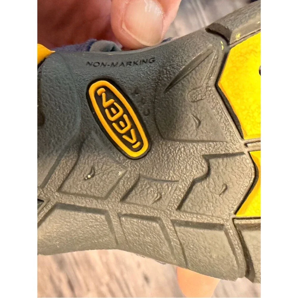 KEEN Unisex- Kids Newport H2 Closed Toe Water Sandals Blue Depths/Gargoyle Sz 8